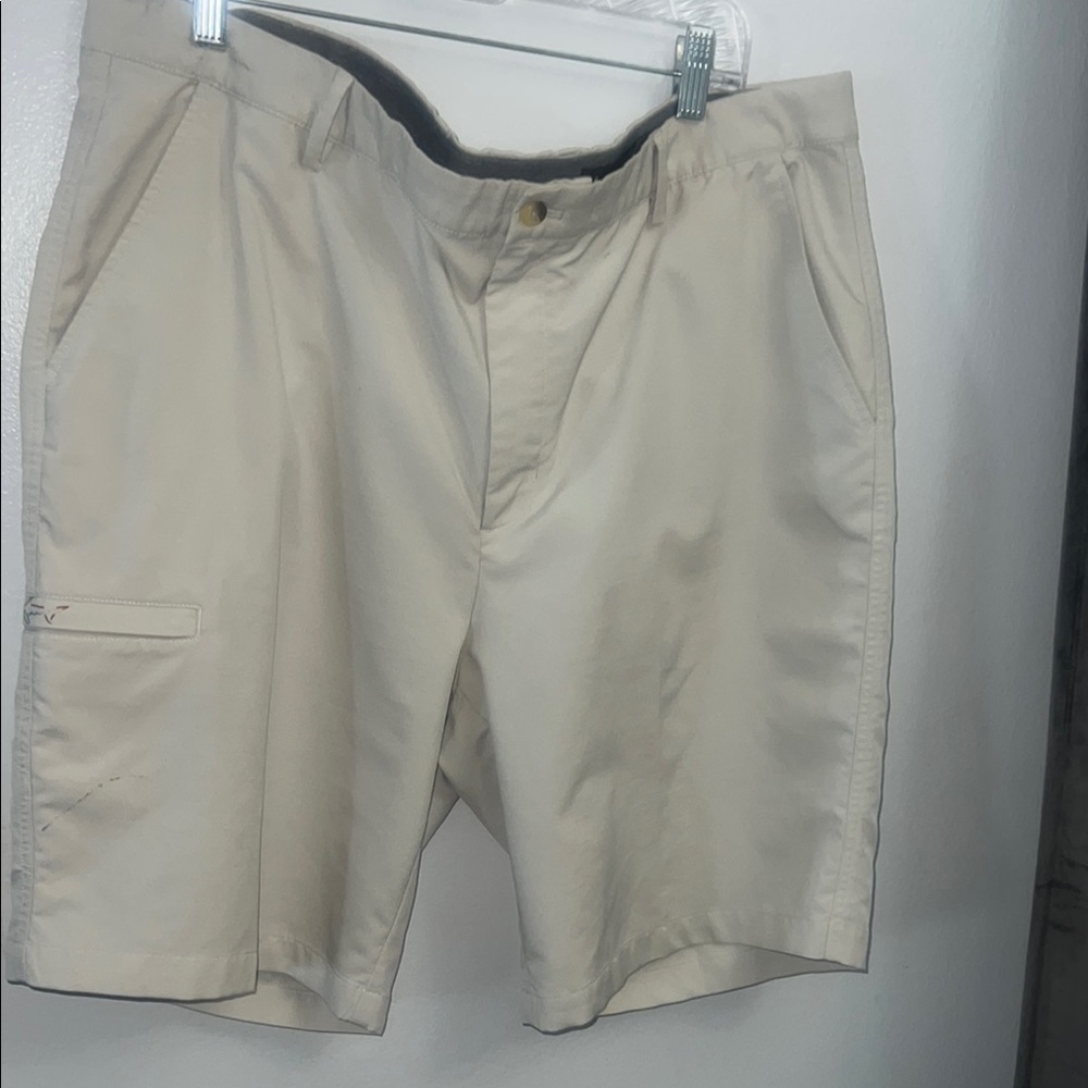Men's Greg Norman Cream Shorts 40Waist